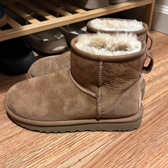 Mini Uggs - Picture 3 of 4